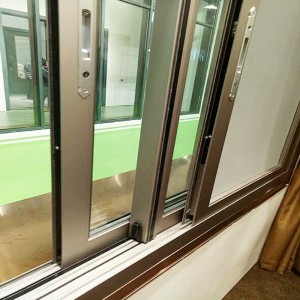 Mukautetut kahden tai kolmen telan pronssiset liukuvat ikkunat ja ovien kehykset